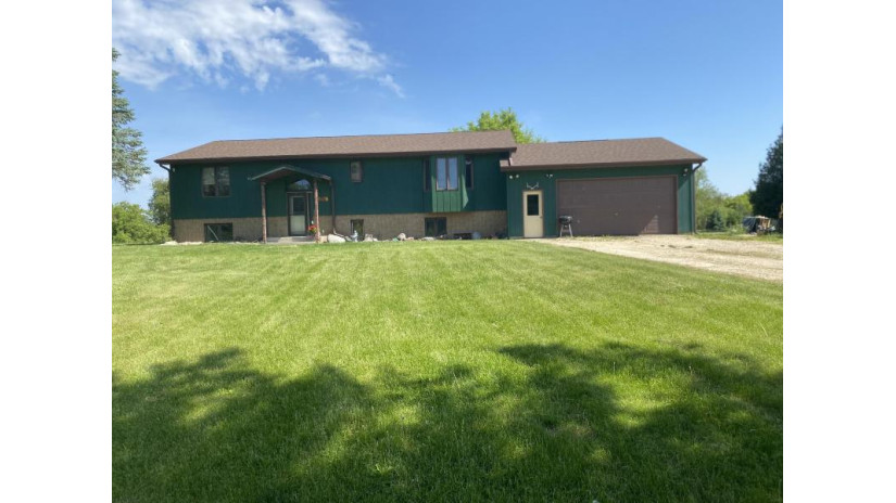 N4773 Linse Rd Hamilton, WI 54669 by United Country Midwest Lifestyle Properties LLC - josh@midwestlifestyleproperties.com $345,000