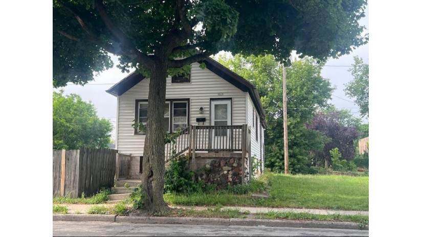 2618 W Walnut St Milwaukee, WI 53205 by HomeWire Realty $55,900