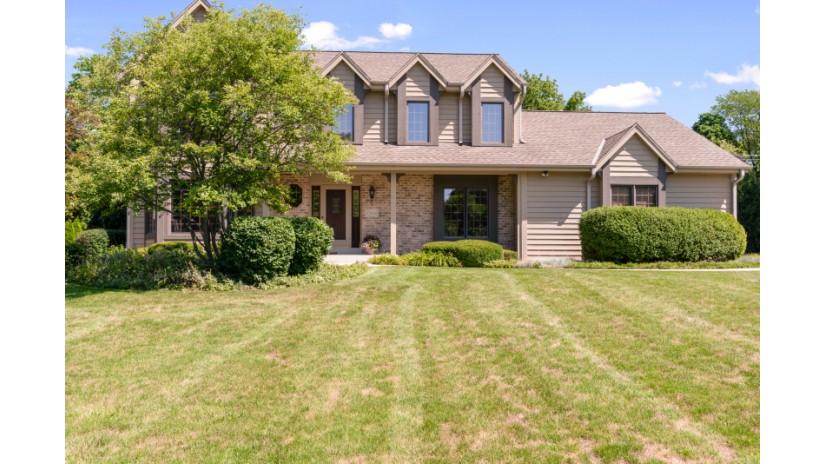 12440 Gremoor Dr Elm Grove, WI 53122 by Shorewest Realtors $725,000