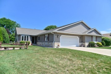 5404 S 46th St, Greenfield, WI 53220-5063