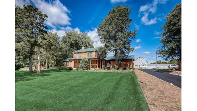 34100 Sunset Dr Summit, WI 53066 by Point Real Estate - DS@PointRE.com $1,151,000