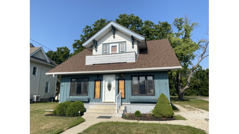 103 N Main St North Prairie, WI 53153 by Shorewest Realtors $230,000