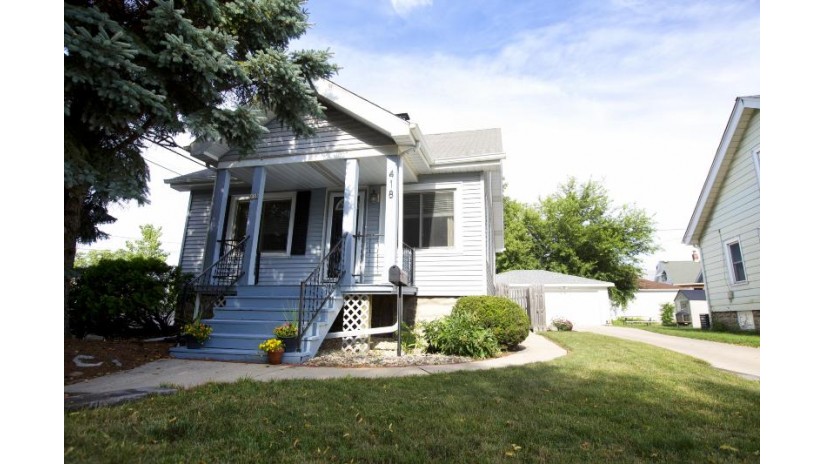 418 N 61st St Milwaukee, WI 53213 by RE/MAX Realty Pros~Milwaukee $214,995