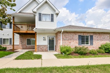 14935 W Arrowhead Ln 7203, New Berlin, WI 53151-7479