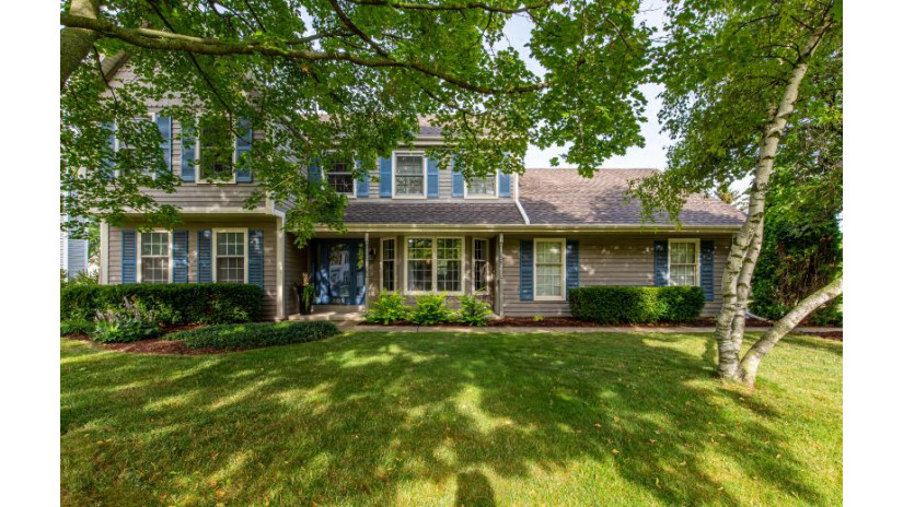 805 Calico Ct Brookfield, WI 53186 by LG Unlimited, LLC $534,900