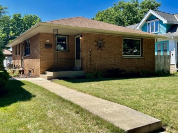 801 S 93rd St, West Allis, WI 53214-2750