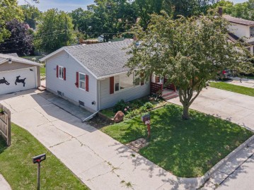 80 Dewey St, Sheboygan Falls, WI 53085-1210