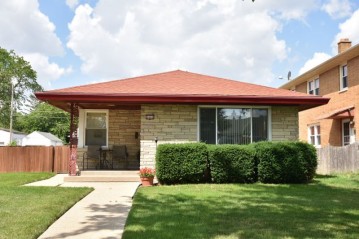 4441 N 63rd St, Milwaukee, WI 53218-5548