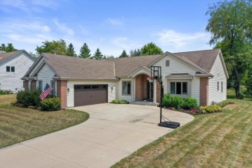 W241N7420 S Woodsview Dr, Sussex, WI 53089-1989