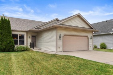 W213N16583 Glen Brooke Dr, Jackson, WI 53037