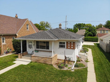 1714 S 53rd St, West Milwaukee, WI 53214-5413