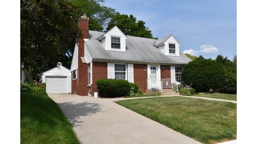211 N 85th St Wauwatosa, WI 53226 by Shorewest Realtors $299,900