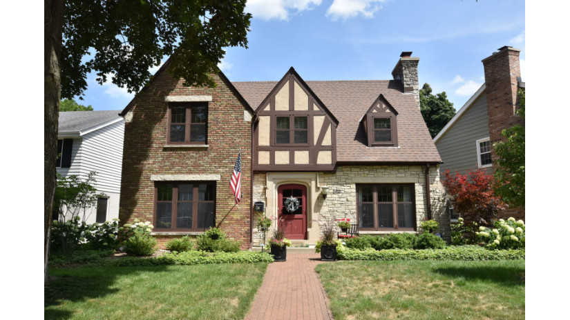 5318 N Santa Monica Blvd Whitefish Bay, WI 53217 by Shorewest Realtors $939,999