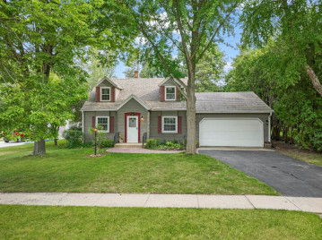 161 W Lake Park Pl, Lake Mills, WI 53551-1502