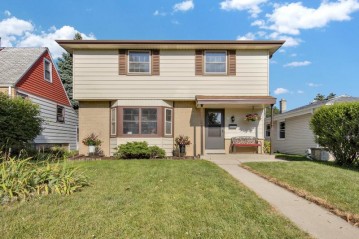 924 S 116th St, West Allis, WI 53214