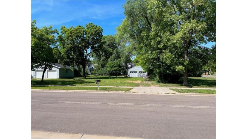 1240 Bellevue Avenue Eau Claire, WI 54703 by Kleven Real Estate Inc $39,900