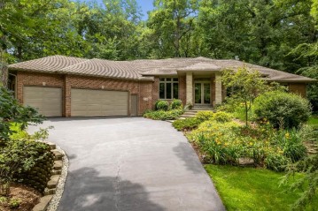 10048 TANGLEWOOD Circle, Belvidere, IL 61008