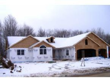 765 Sunset Dr, Waupaca, WI 54981