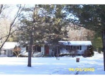 N630 15th Ln, Dakota, WI 54982