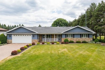 4121 Leonard Point Road, Algoma, WI 54904