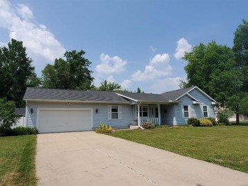 N5655 Maders Circle, Wescott, WI 54166-1325