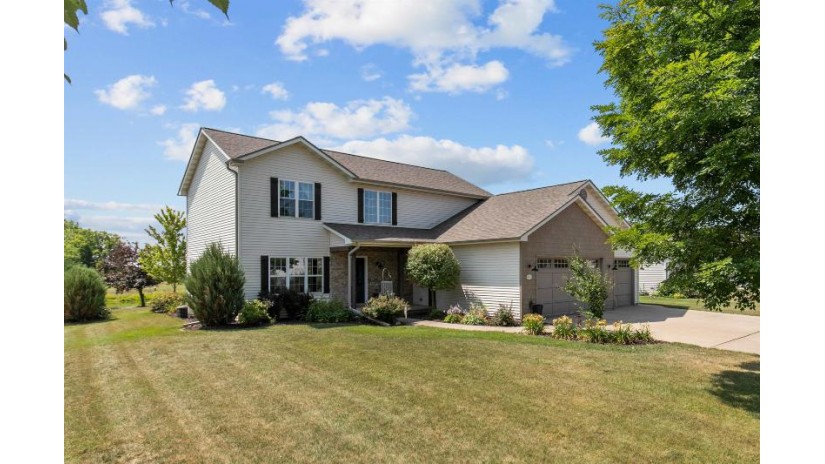 W6967 Glen Valley Drive Greenville, WI 54942 by Coldwell Banker Real Estate Group $419,900