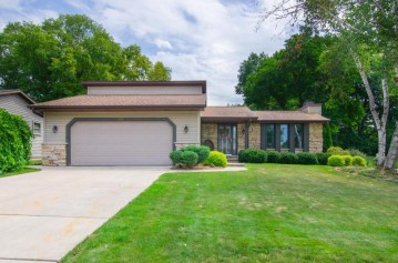 605 Tyrolian Drive, Green Bay, WI 54302-5141