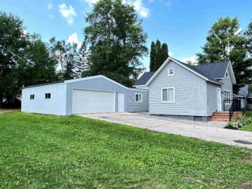 319 S Oakland Avenue, Oconto Falls, WI 54154-1620