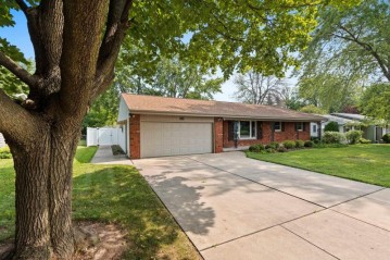 111 Lebrun Street, Allouez, WI 54301-1021