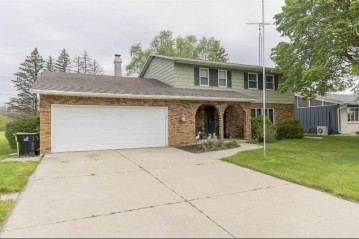 466 Neevel Avenue, Waupun, WI 53963-1113