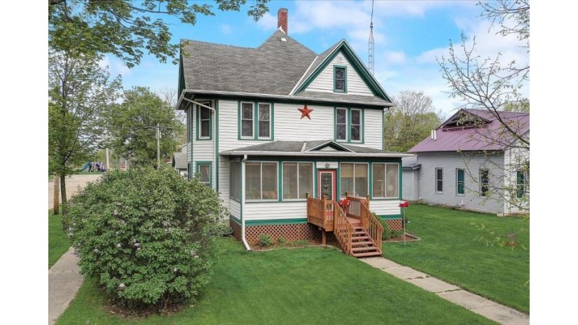 407 W 2nd Avenue Brodhead, WI 53520 by First Weber Inc - HomeInfo@firstweber.com $299,900