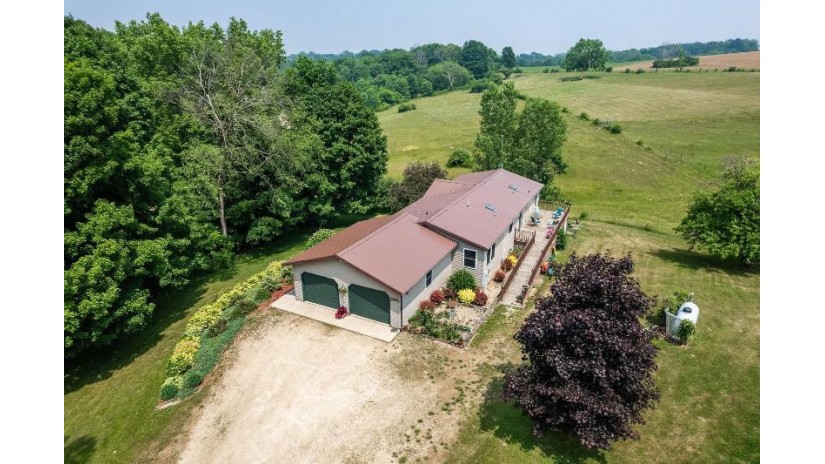 S2472 Henderson Road Woodland, WI 53968 by Re/Max Preferred - Julie@JulieSells.com $299,500