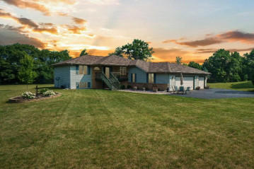 4407 E Palakwia Drive, Harmony, WI 53546