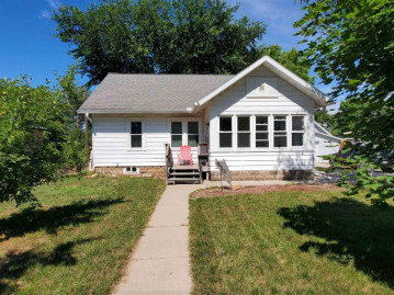 820 Water Street, Prairie Du Sac, WI 53578