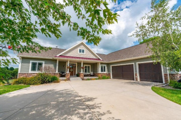 3168 Castleton Crossing, Bristol, WI 53590