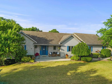 W5582 Parkview Drive, Sherman, WI 53075