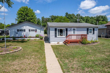 304 W Main Street, La Valle, WI 53941