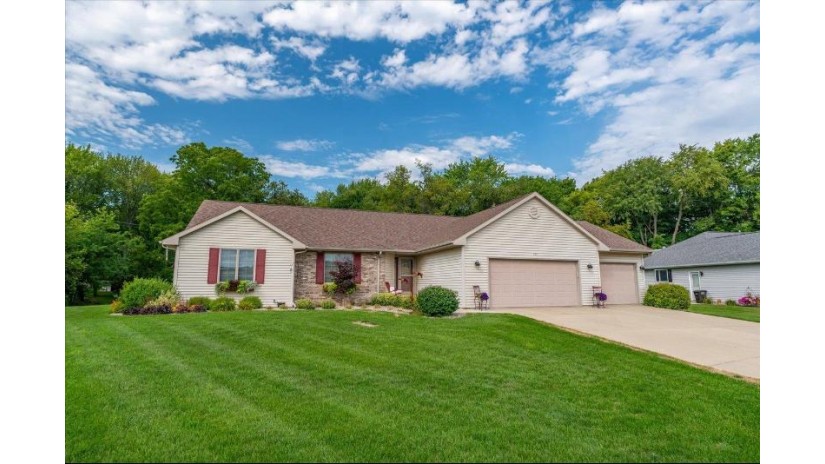 345 Lukas Lane Milton, WI 53563 by Bunbury & Assoc, Realtors $369,900