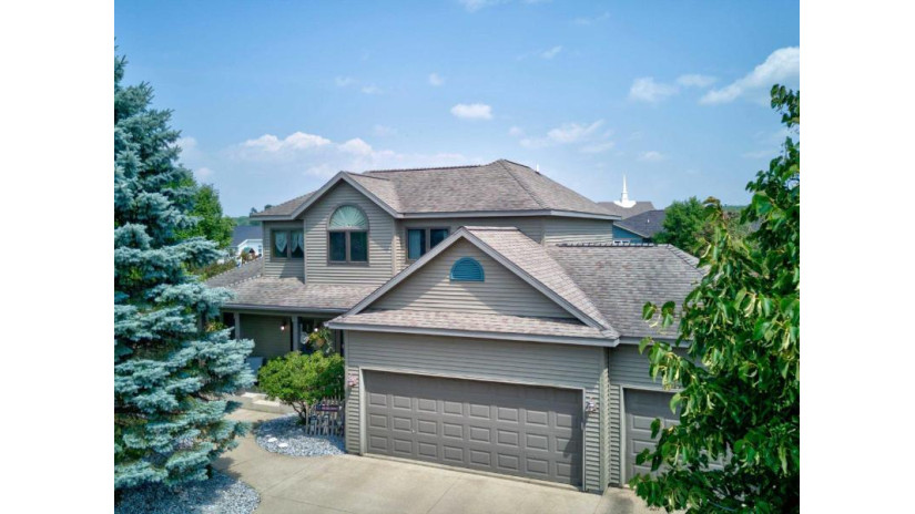 211 Magnolia Drive Marshfield, WI 54449 by Nexthome Hub City - Phone: 715-305-0444 $364,900