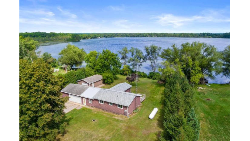 203995 Lake Drive Rosholt, WI 54473 by First Weber - homeinfo@firstweber.com $289,900