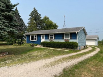 2902 Tilden Ave, Delavan, WI 53115-3565