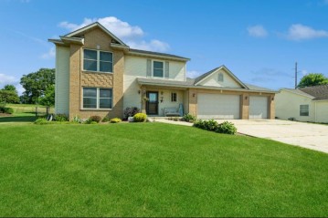 346 Stohr Ave, Twin Lakes, WI 53181