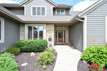 N100W14812 Ridgefield Rd, Germantown, WI 53022