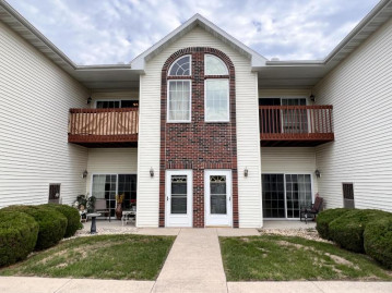 1612 Commonwealth Dr #3, Fort Atkinson, WI 53538