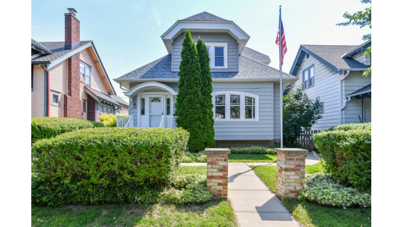 1800 N 52nd St Milwaukee, WI 53208 by Shorewest Realtors $360,000