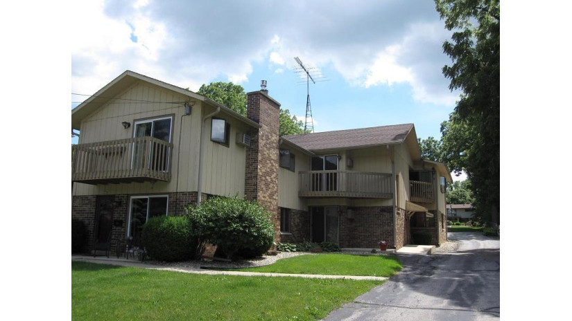 449 W Chestnut St 3 Burlington, WI 53105 by Shorewest Realtors $149,900