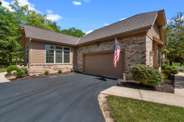 10713 N Essex Ct, Mequon, WI 53092-8531