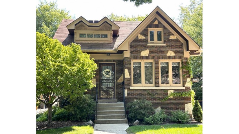 1920 N 86th St 1922 Wauwatosa, WI 53226 by Firefly Real Estate, LLC $359,900