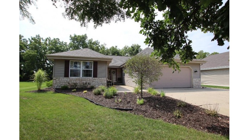 991 Redtail Ct Hartford, WI 53027 by Adashun Jones Real Estate $384,900