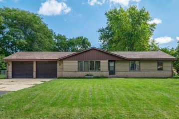 8308 N 51st St, Brown Deer, WI 53223-3515